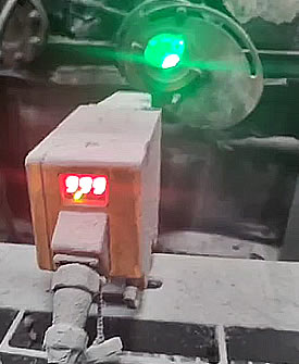 Lazer dedektörünün ısıtma fırınında levha konumlandırmasında uygulanması