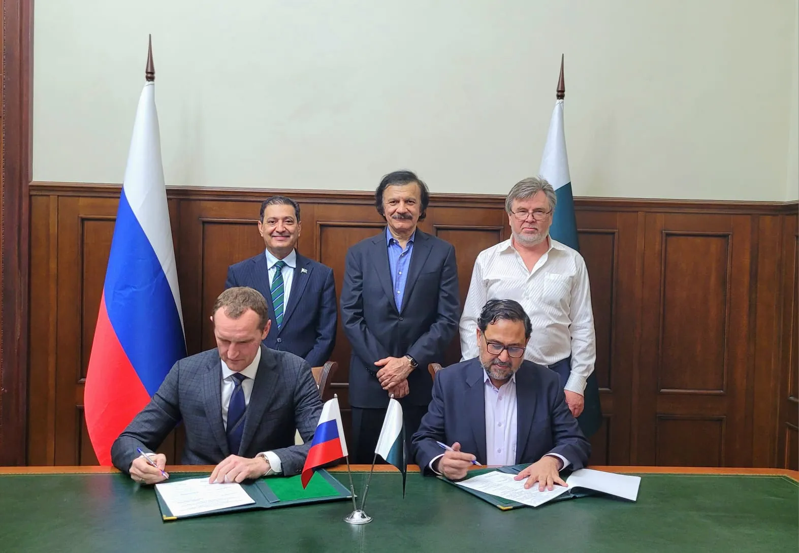 Pakistan, Russia Sign Protocol to Revive Steel Mills