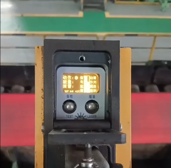 درمیانے اور موٹی پلیٹ سلیب کی پوزیشن کا پتہ لگانے کے لئے استعمال گرم دھات کا پتہ